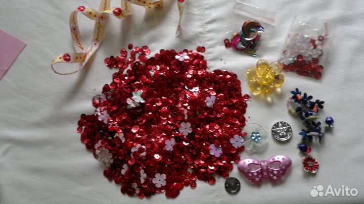 Пайетки, тесьма, бисер, бусины