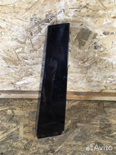 Накладка стойки левая Skoda Rapid