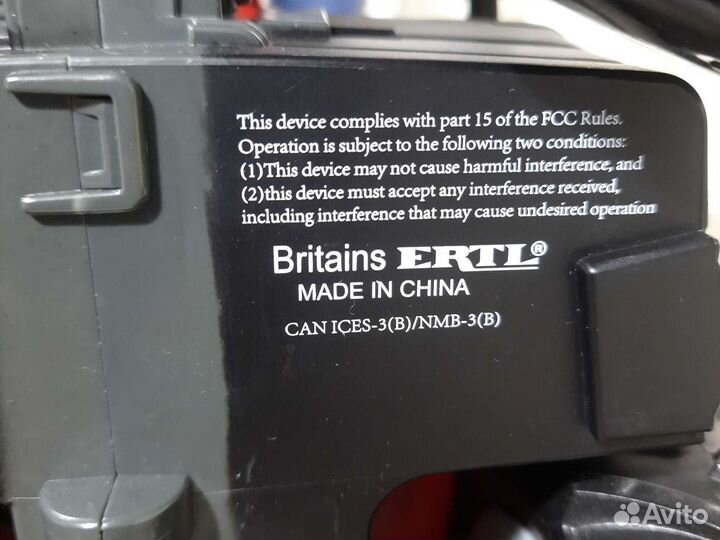 Игрушечный трактор