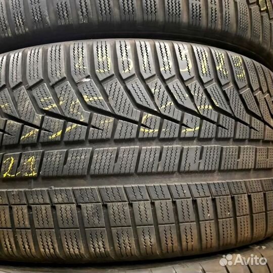 Hankook Winter I'Cept Evo2 W320A SUV 295/35 R23
