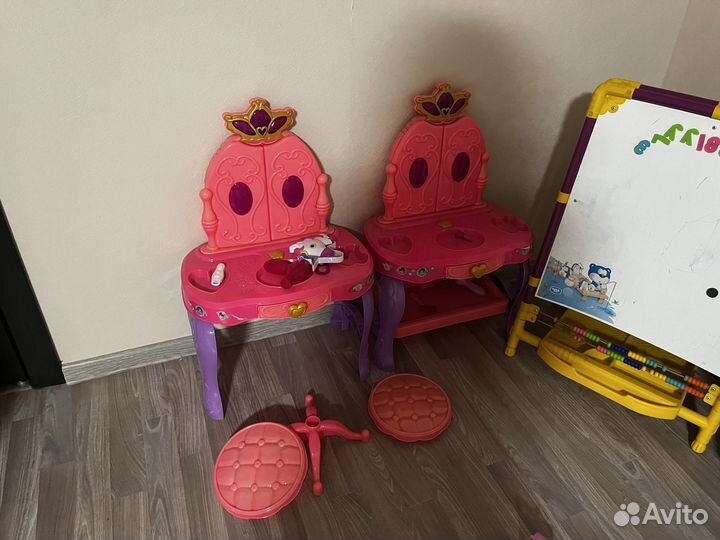 Коляски детские, стульчик для кормленния