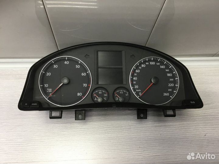 Щиток приборов Volkswagen Golf 1.4 2004