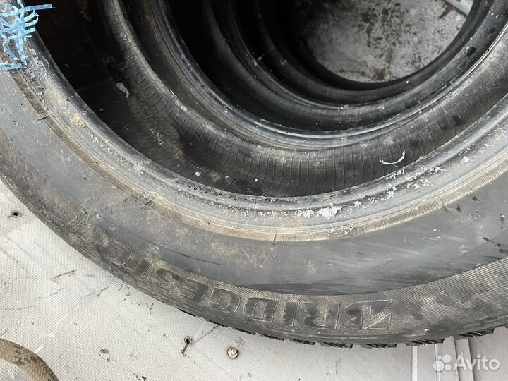 Bridgestone Blizzak Spike-01 235/65 R17 19