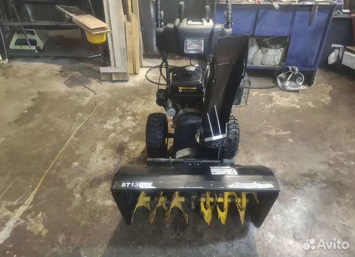 Снегоуборщик Champion ST1376E