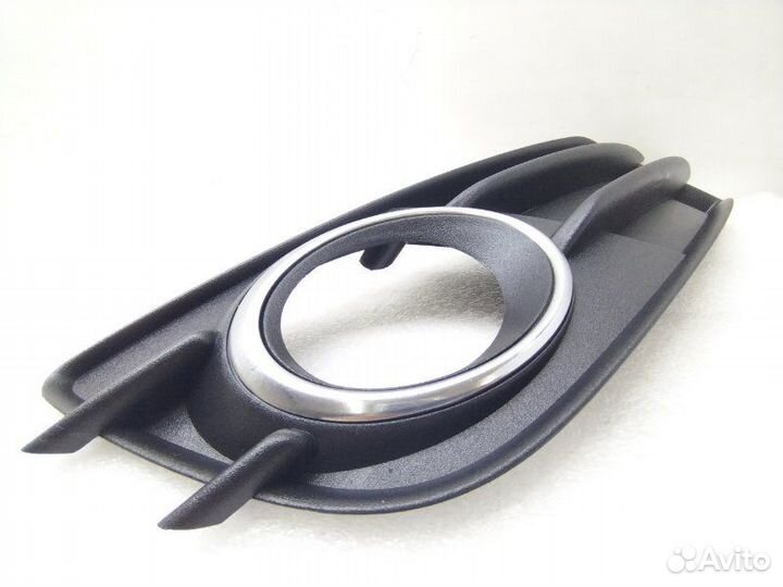 Решетка в бампер передняя левая Audi A4 B8