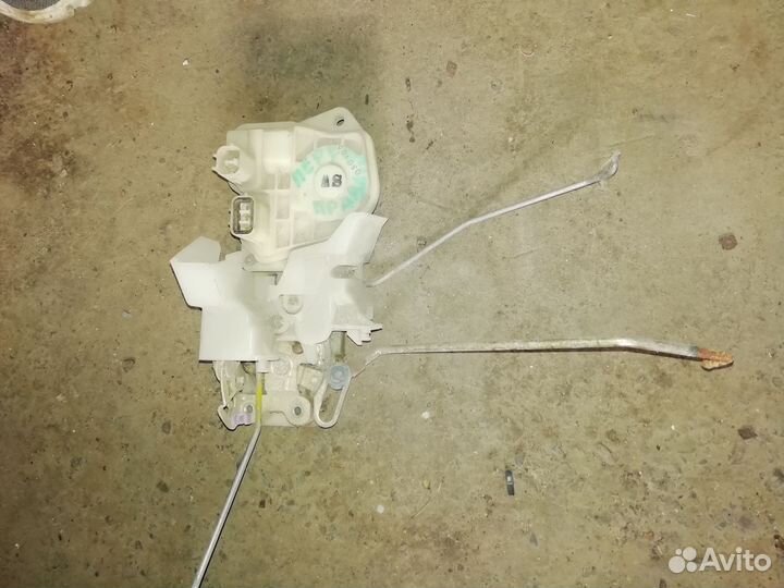 Замок передней правой двери Хонда Сити