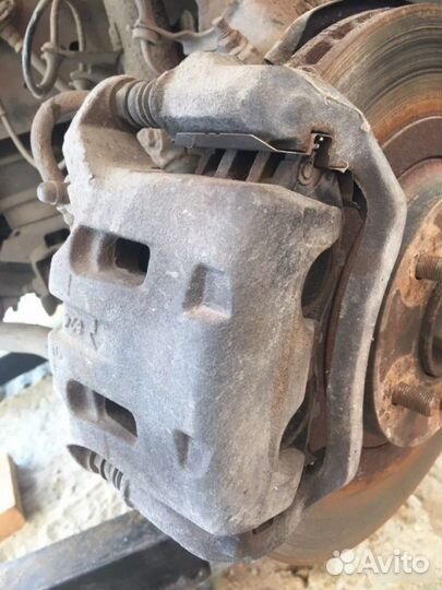 Суппорт передний левый Infiniti G35 V36 2006 -2013