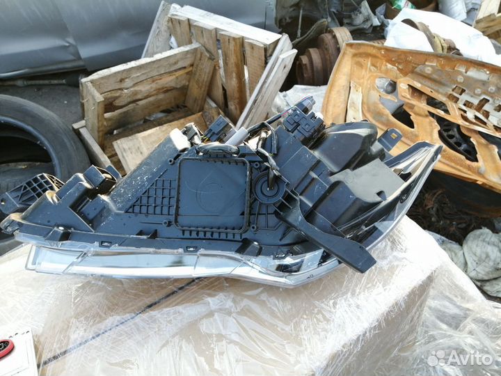 Фары правая Pajero Montero Sport с 2015