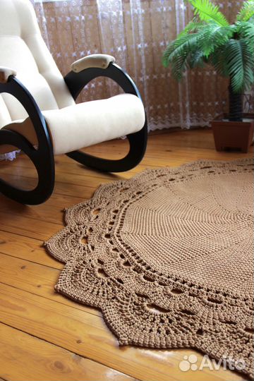 Вязанный ковёр ручной работы