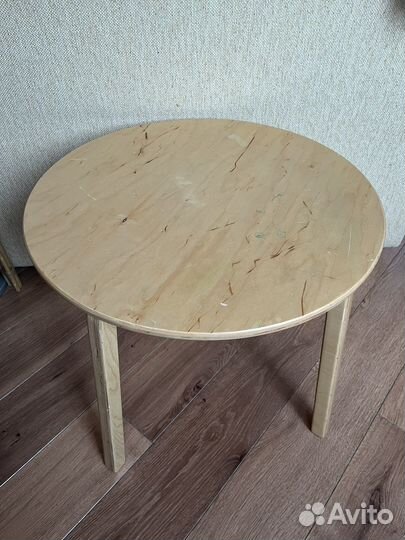 Деревянный детский столик