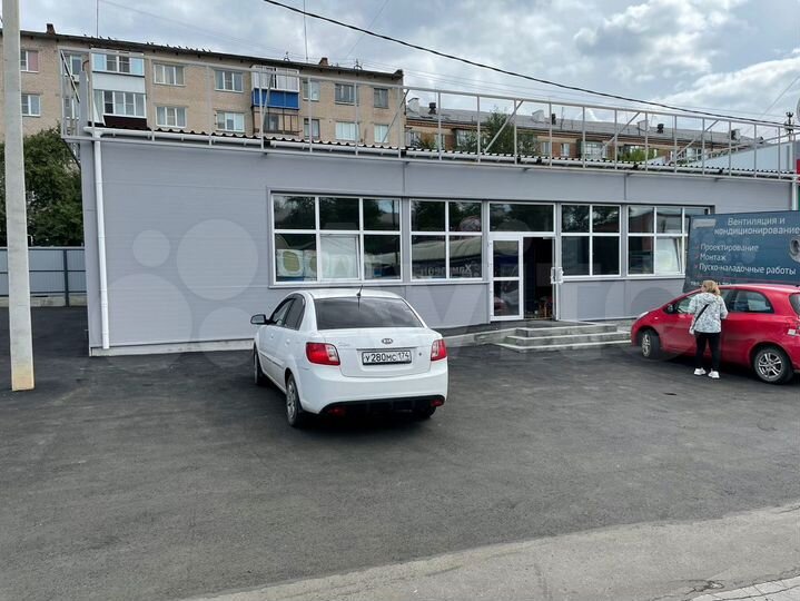 Сдам торговое помещение, 300 м²