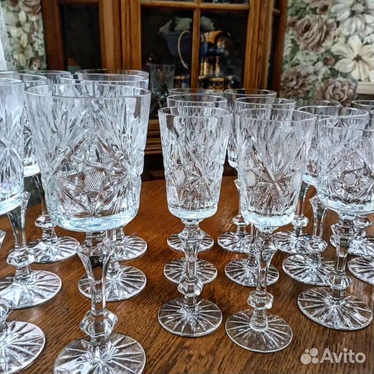 Хрустальные бокалы, фужеры и рюмки презент гхз