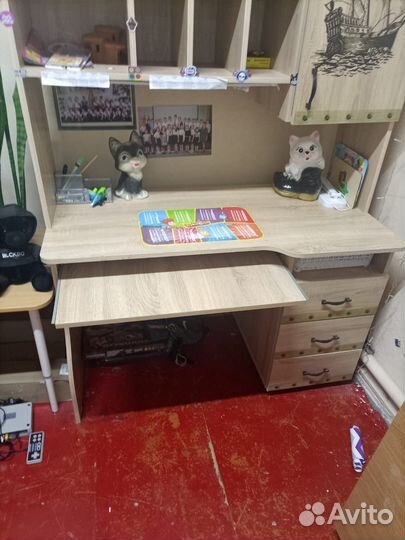 Продам письменный стол
