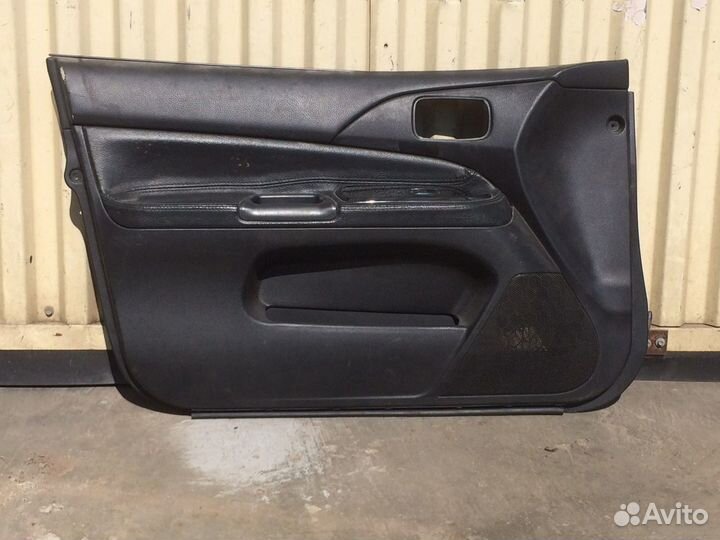 Обшивка левая передняя кожа Mitsubishi Lancer 9