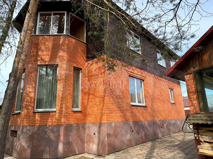 Дом 350 м² на участке 16 сот.