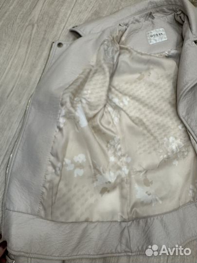 Косуха куртка Guess