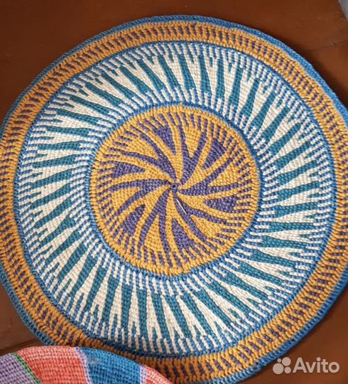Продам вязанный коврики