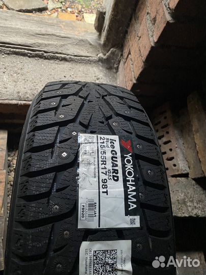 Yokohama Ice Guard Stud IG55 215/55 R17 98T