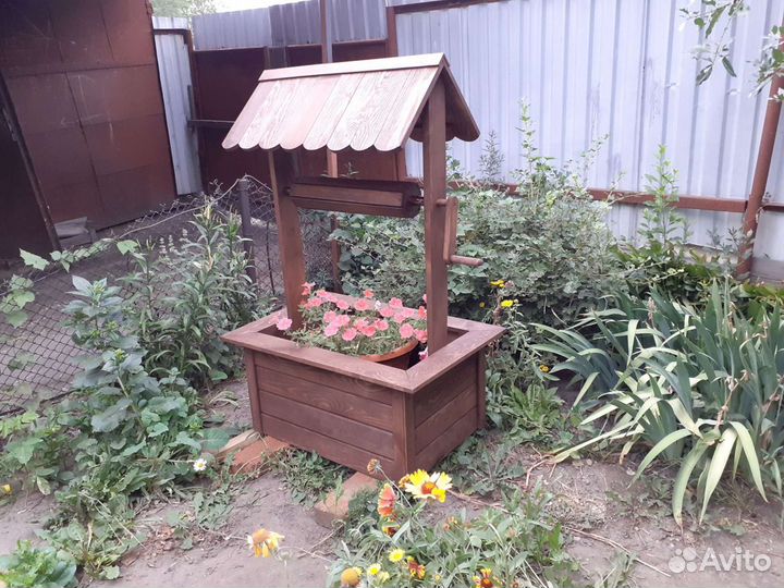 Декоративный колодец