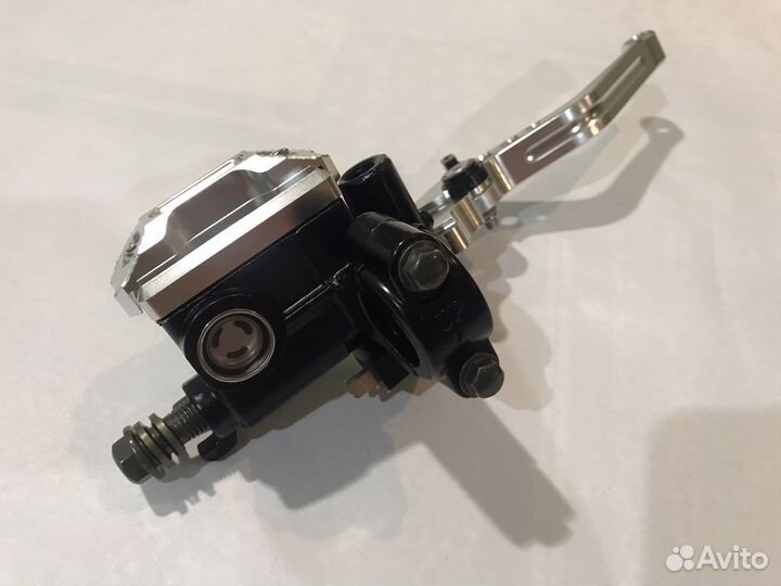 Тормозная машинка универсальная на мотоцикл