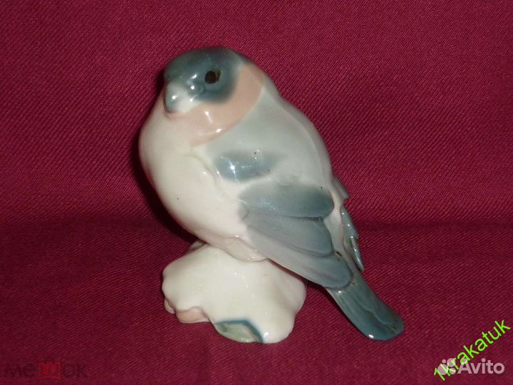 Птица снегирь. лзфи, скульптор сморгон