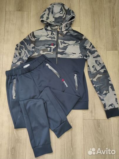 Женский спортивный костюм reebok