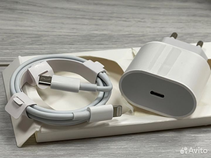 Зарядка на iPhone