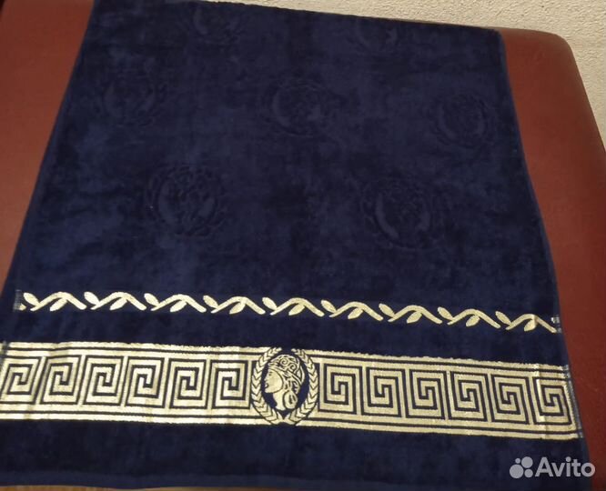 Махровое новое Полотенце 70 на 140 новое