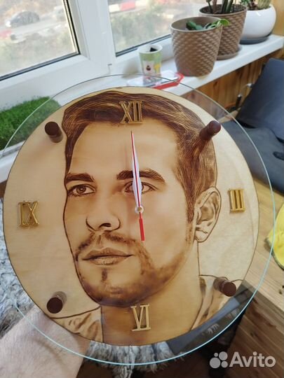 Портрет выжженный на дереве