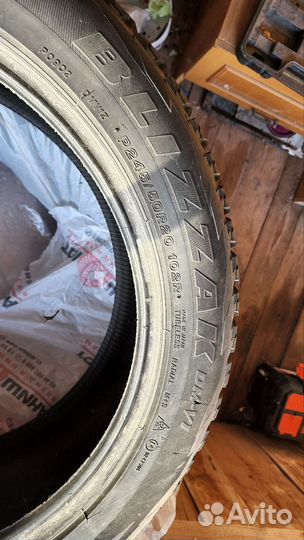 Bridgestone Blizzak DM-V1 245/50 R20 102R