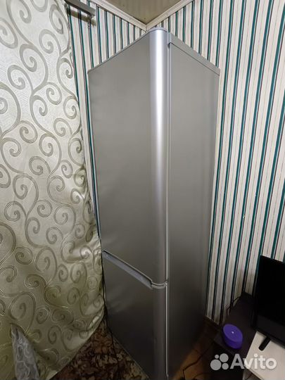 Холодильник б/у Indesit No Frost на запчасти