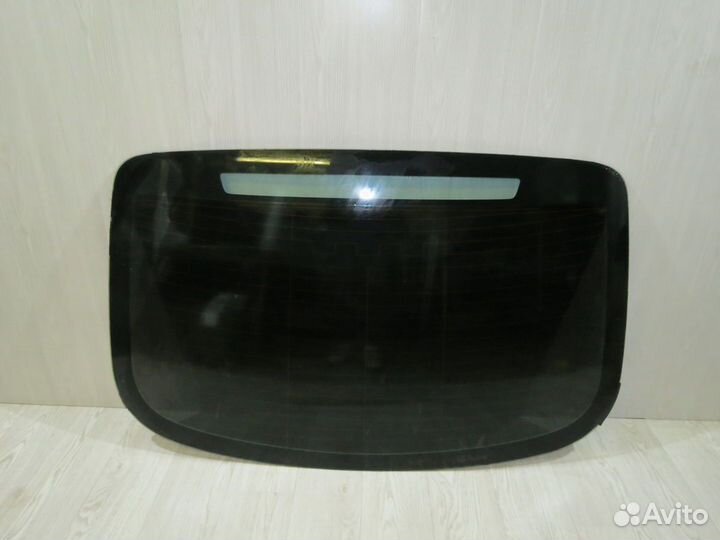 Стекло заднее Kia Quoris