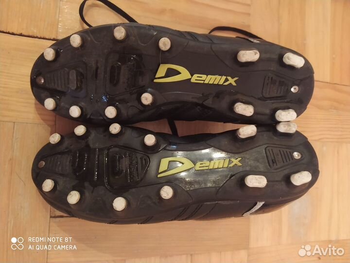 Футбольные бутсы