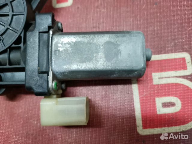 Моторчик стеклоподъемника правый BMW 3-Series