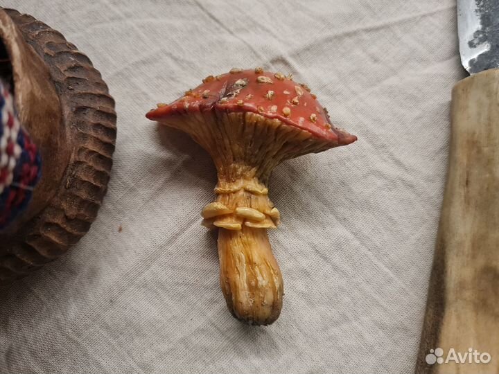 Брошь мухомор