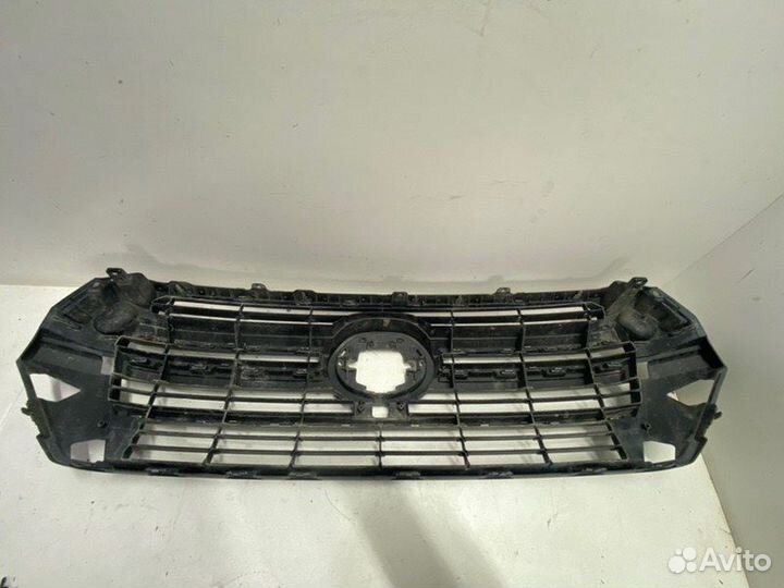 Решетка радиатора передняя Toyota Land Cruiser 200