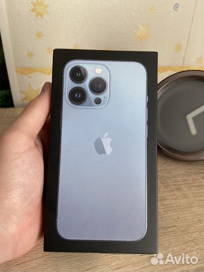 Коробка от iPhone 13 pro
