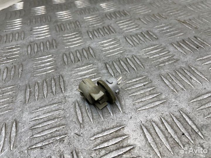 Патрон лампы Toyota Camry V30 2azfe 2004