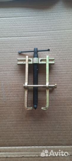 Съемник двухлапый 150 мм на траверсе