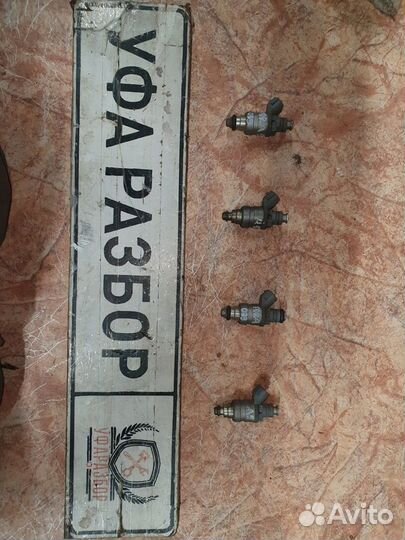 Форсунка топливная 1.6 Skoda Octavia (A5 1Z) 2008