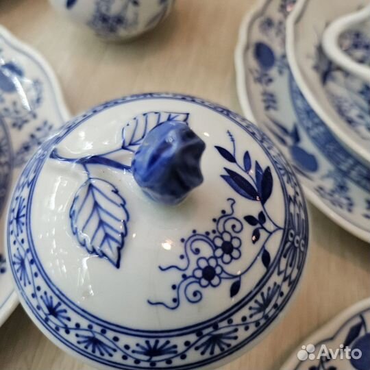 Чайный сервиз. Синий лук. Луковый узор