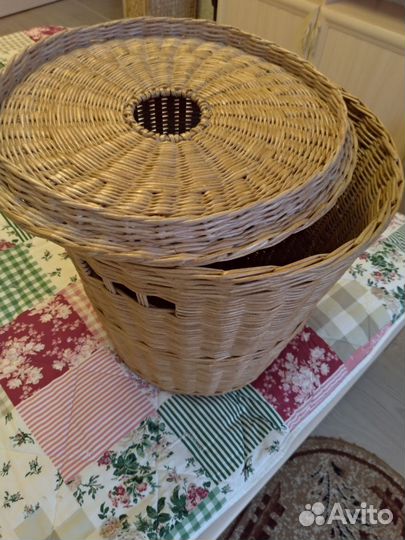 Корзина плетеная с крышкой