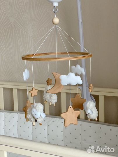 Мобиль с овечками