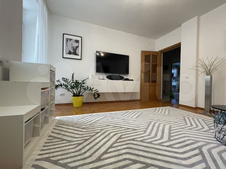3-к. квартира, 100 м², 2/5 эт.