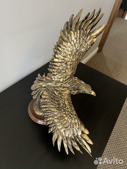 Декоративная фигура орел