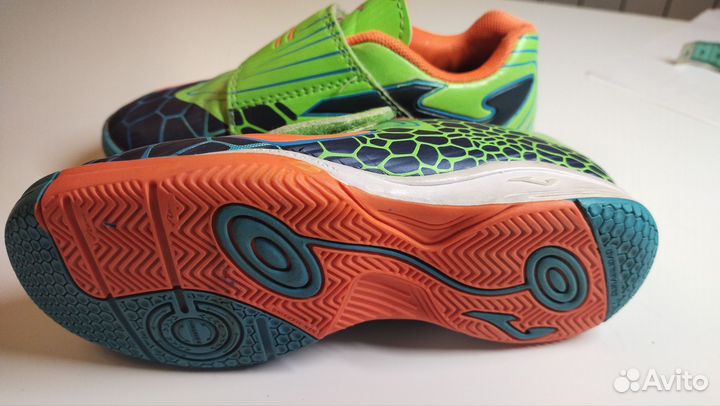 Детские футбольные бутсы