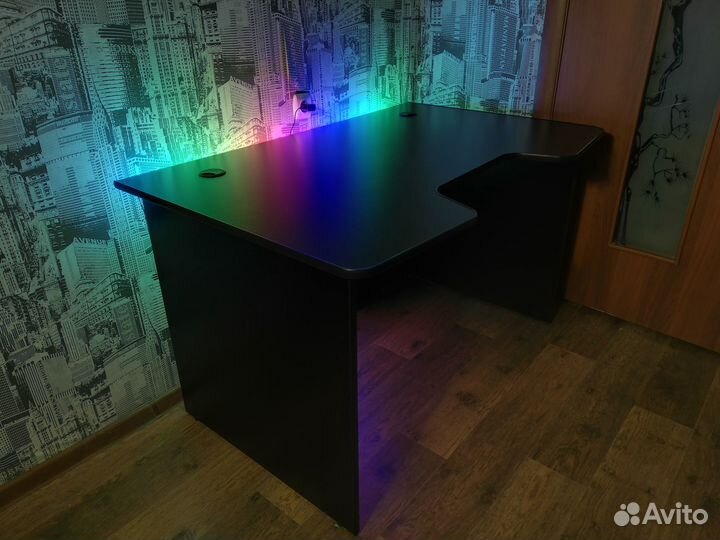 Игровой/геймерский компьютерный стол №10
