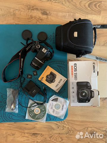 Canon EOS 550D + объектив EF-S 18-55 IS Kit