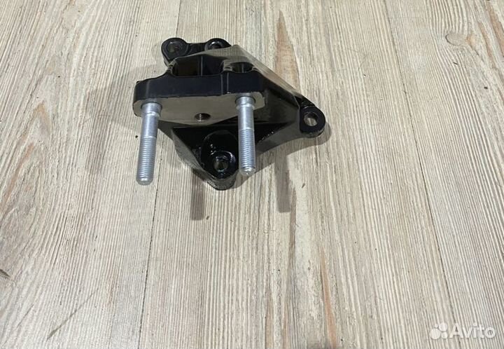 Опора двигателя двс Кронштейн Hyundai I30