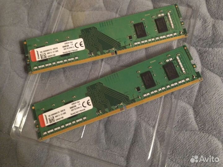 Оперативная память DDR4 8гб (2 плашки по 4)